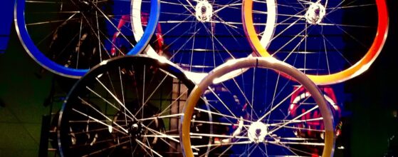 Bicycle wheels formed Olympic icon